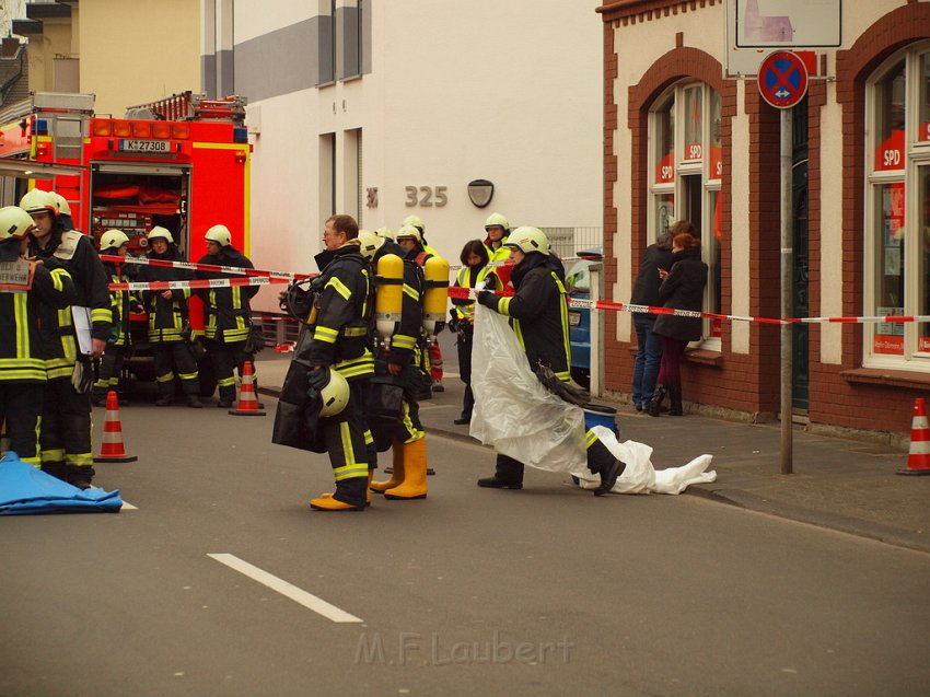 Weisses Pulver im Buero gefunden Koeln Porz Mitte Hauptstr P079.JPG